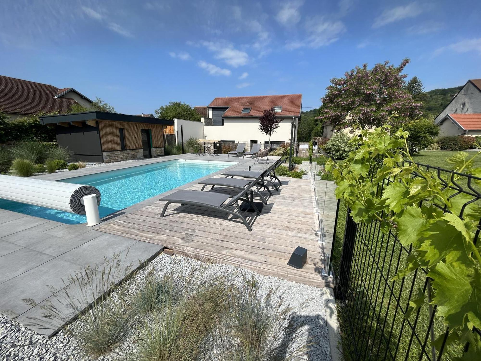 Appart-Hotel N 3 Avec Terrasse, Piscine, Petit-Dejeuner Et Parking Prive Chouzelot Exterior photo